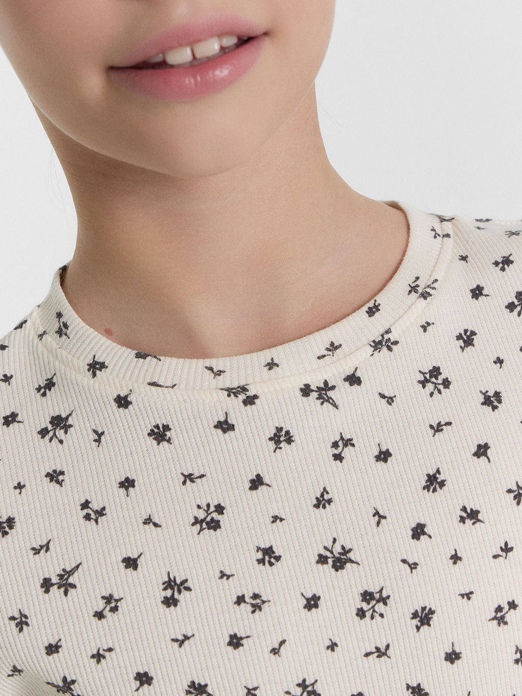 Футболка для девочек кремовая с принтом - Mark formelle фото 5