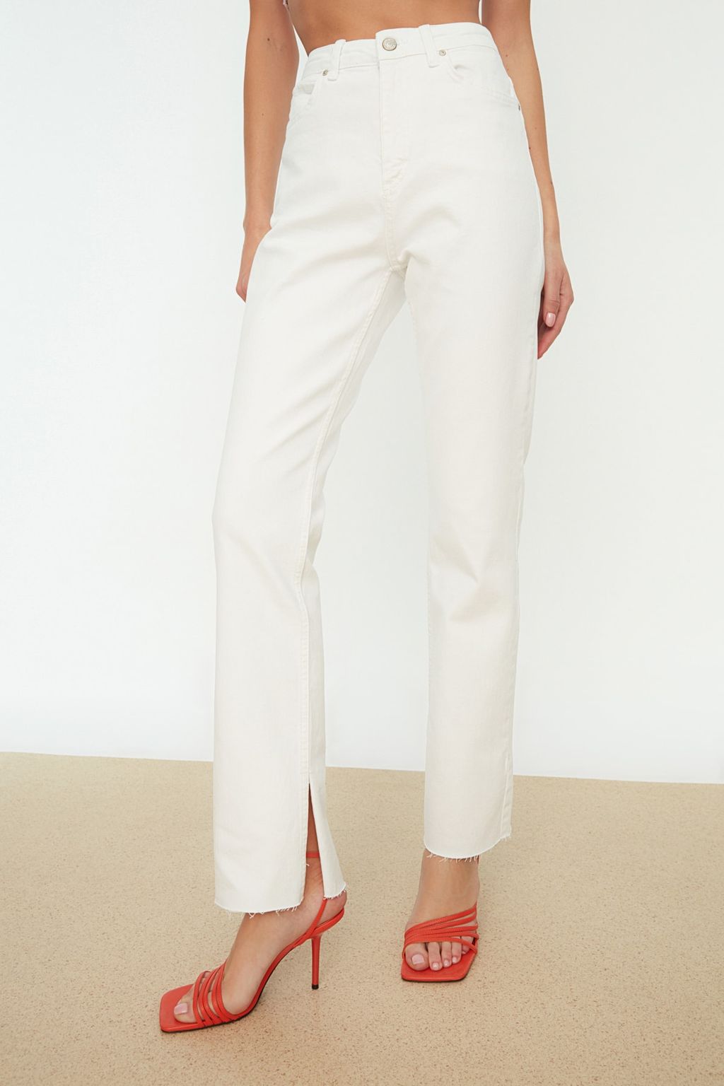 TRENDYOLMILLA Siyah Y?rtmacl? Yuksek Bel Flare Jeans TWOAW22JE0382  фото 28