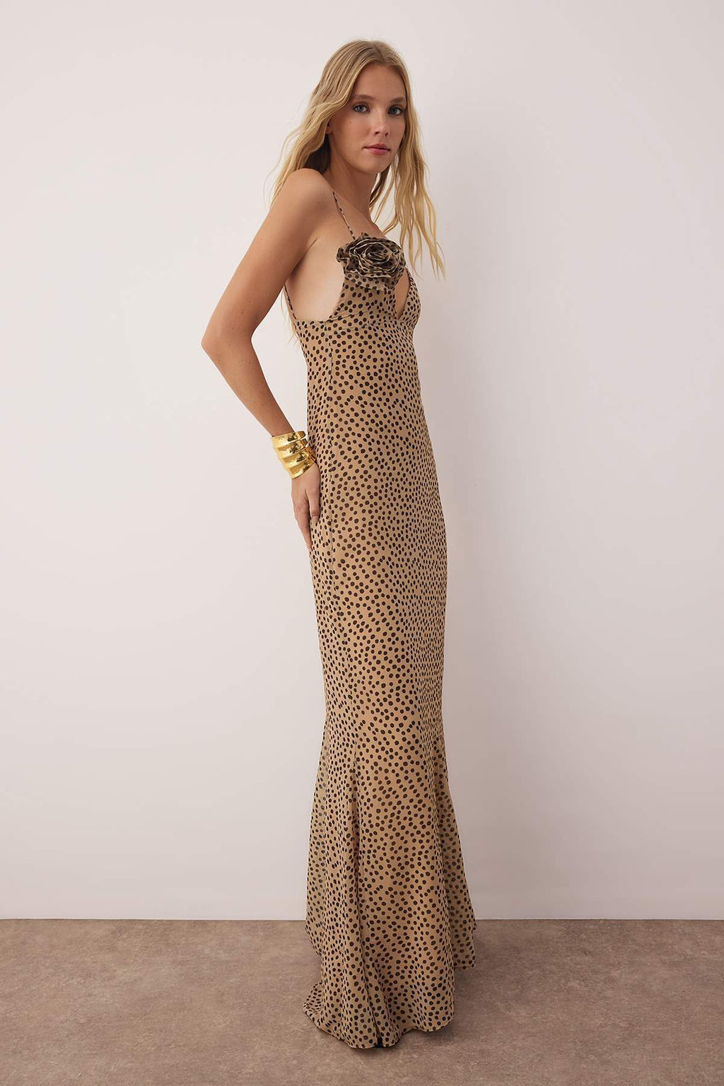 Cok Renkli Puantiyeli Cicek Aplike Detayl? Sifon Maxi Abiye & Mezuniyet Elbisesi TPRSS25AE00199