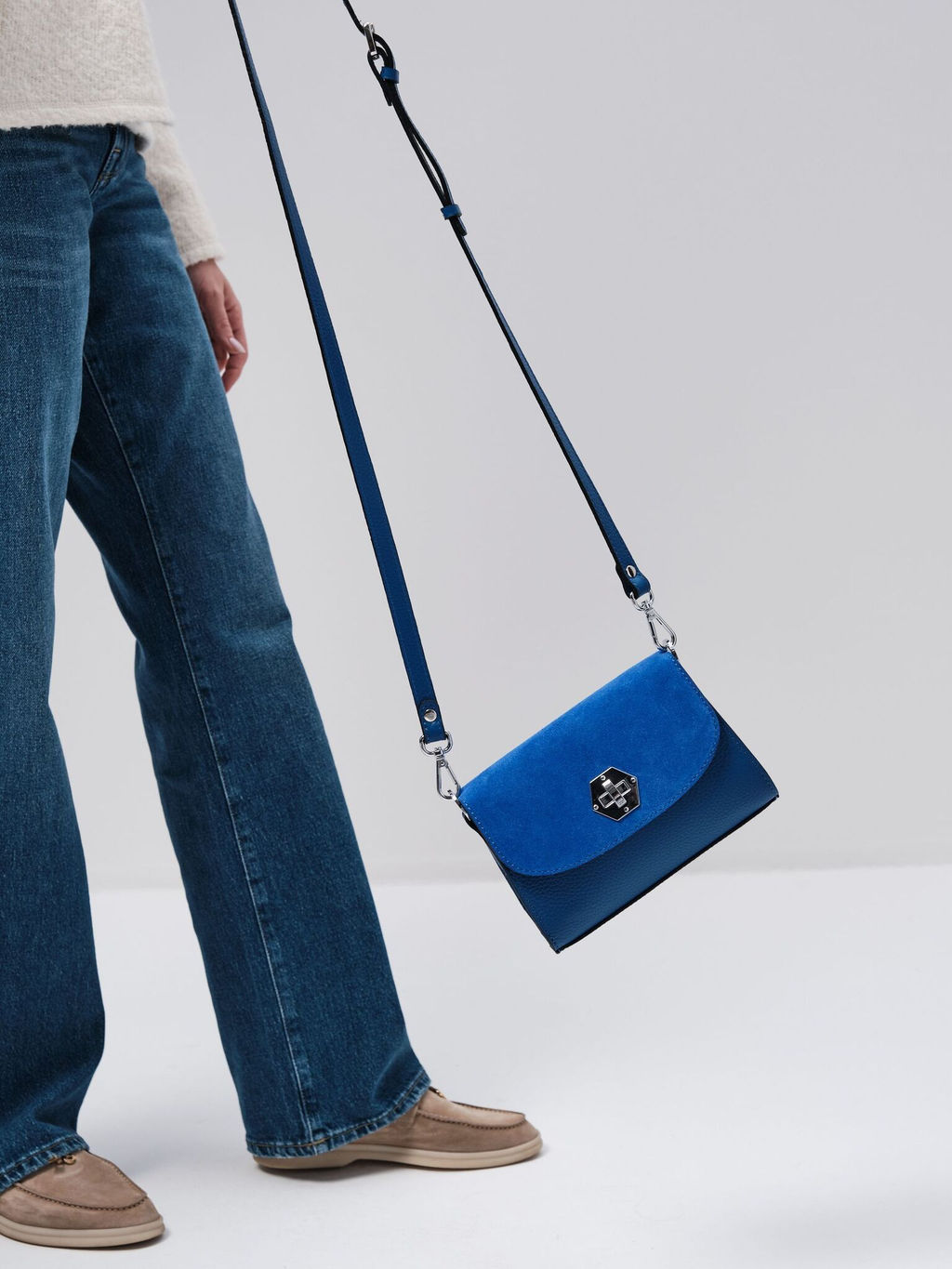 Сумка замшевая Deboro 31033 синяя гуашь