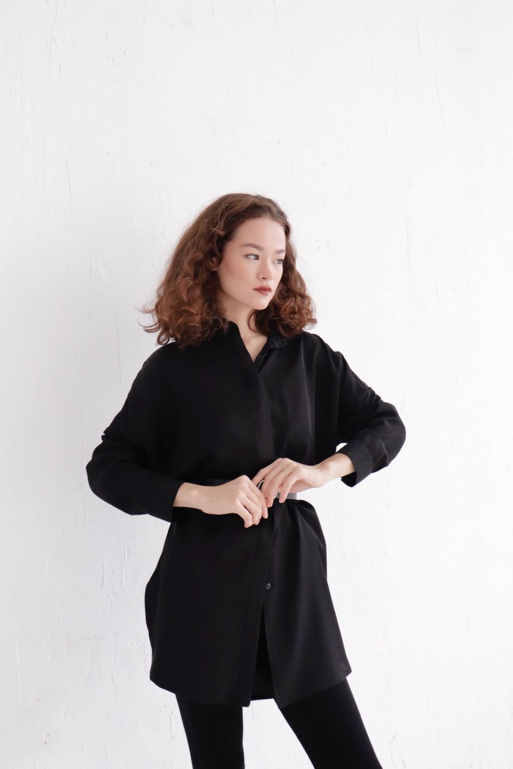 Базовая удлинённая рубашка свободного силуэта - Martichelli фото 17