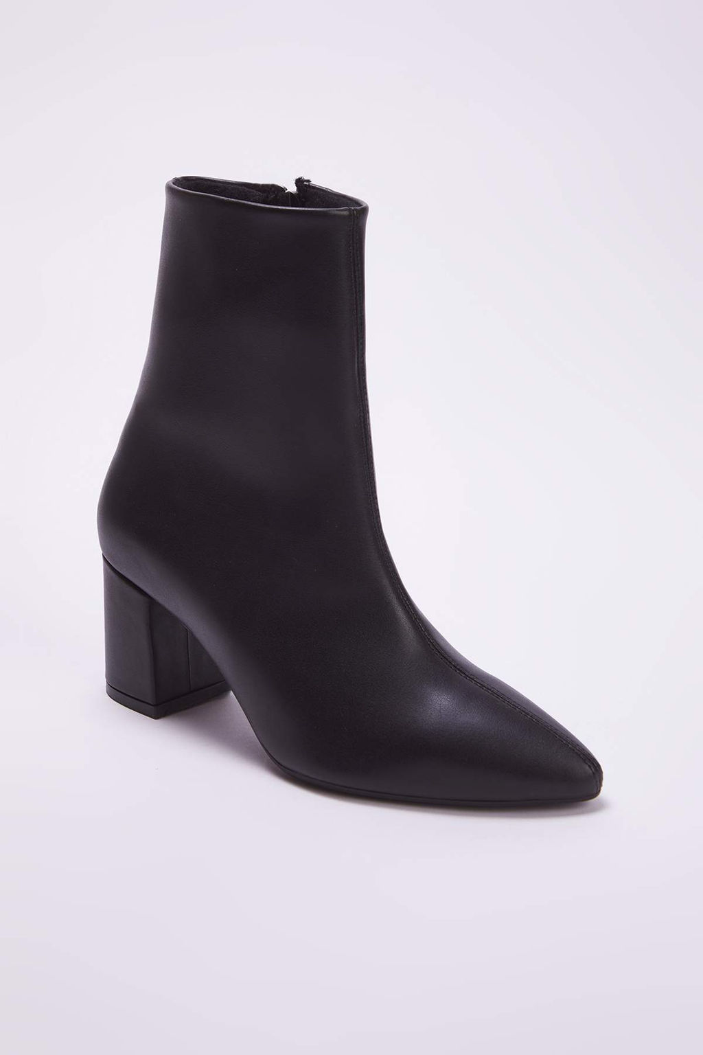 Siyah Sivri Burun Kad?n Blok Topuklu Yar?m Bot
TAKAW26BO00067 - Trendyolmilla фото 5