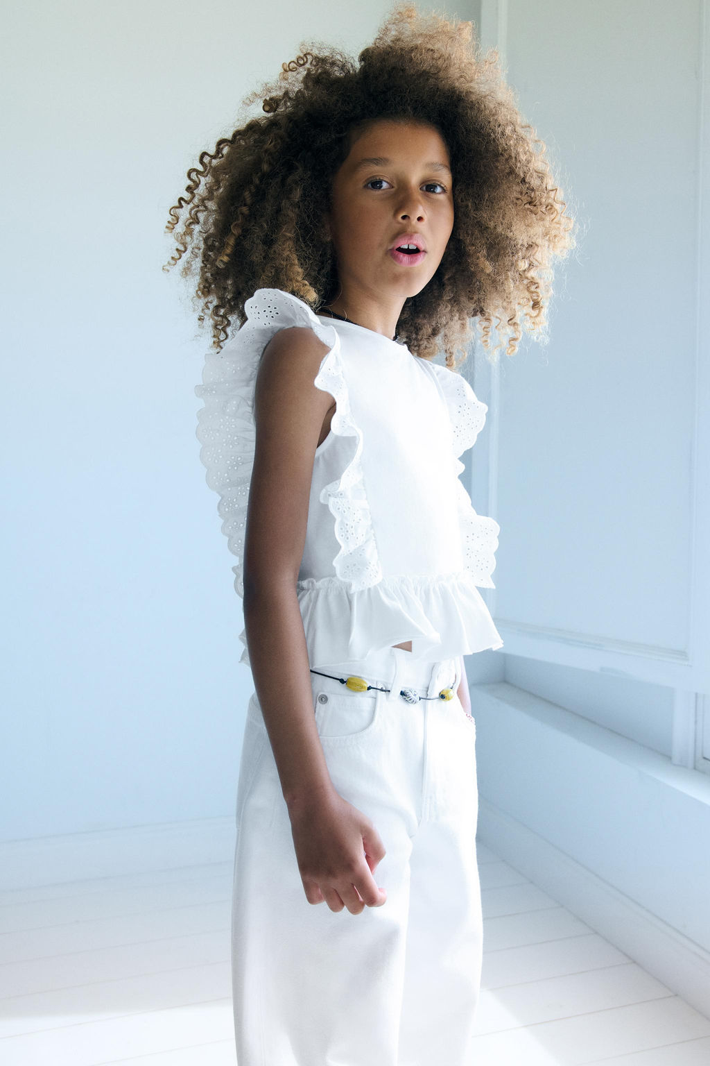 CAMISETA BORDADO SUIZO / Blanco