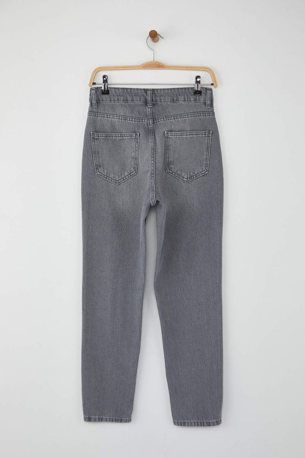 Gri Yuksek Bel Mom Jeans TWOAW26JE00059 - Trendyolmilla фото 6