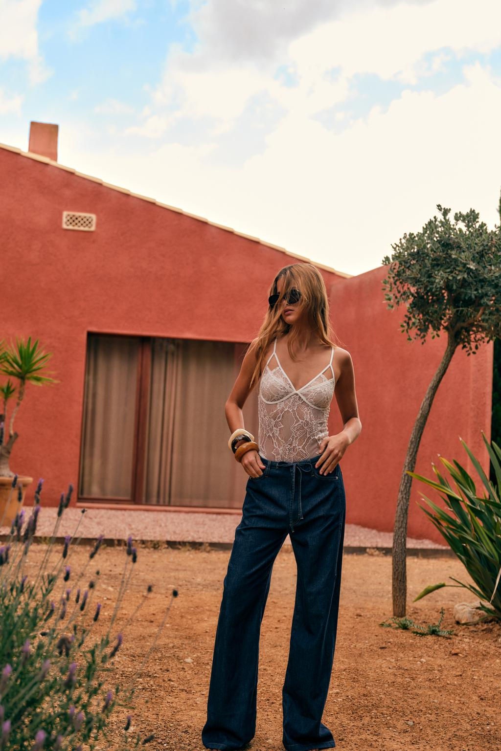 FLOWING DENIM-EFFECT TROUSERS - Zara фото 9