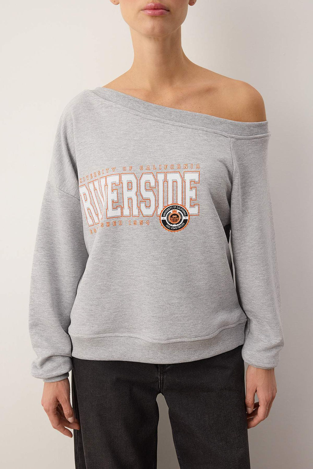 Gri Melanj Antrasit Slogan Bask?l? Ac?k Omuzlu Orme Sweatshirt TWOAW26SW00201