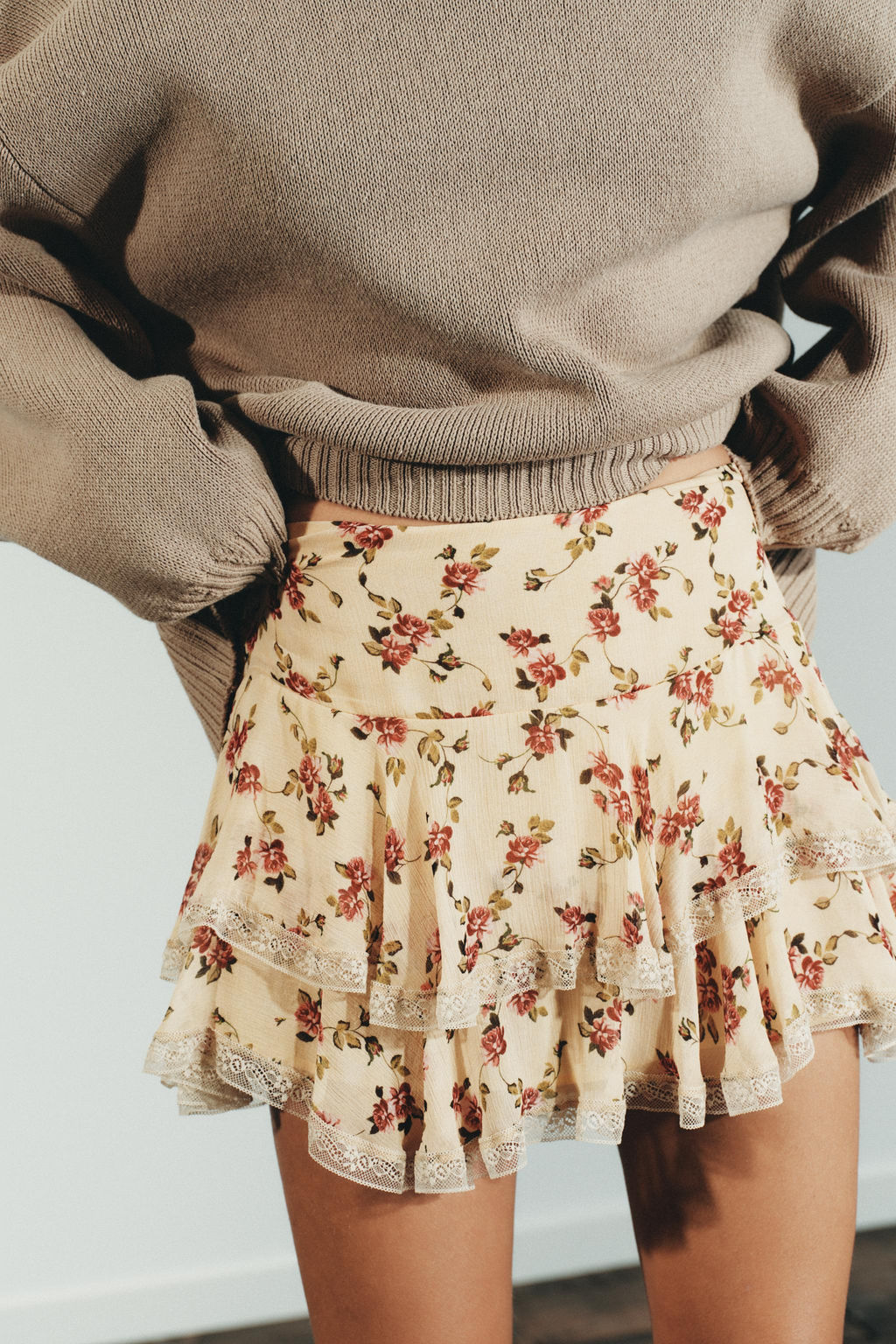 FLORAL RUFFLE MINI SKIRT - Zara фото 2
