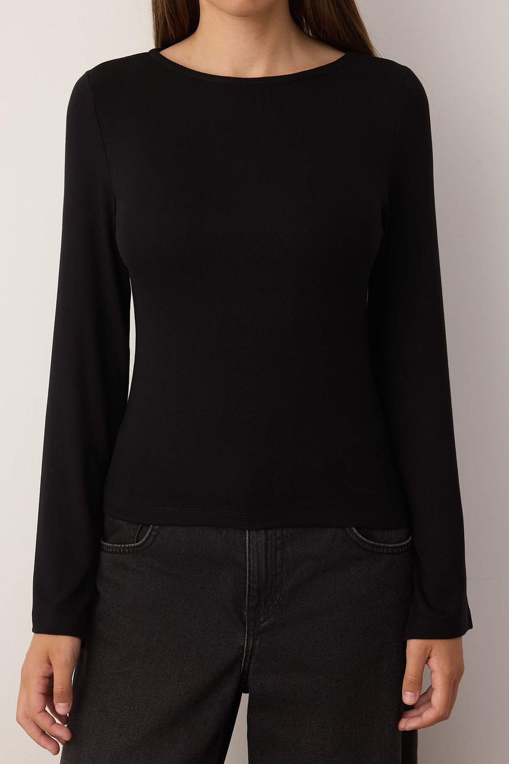 Ekru Fitted/Vucuda Oturan Kay?k Yaka Yumusak kumasl? Uzun Kollu Esnek Orme Bluz TWOAW26BZ00129 - Trendyolmilla фото 3