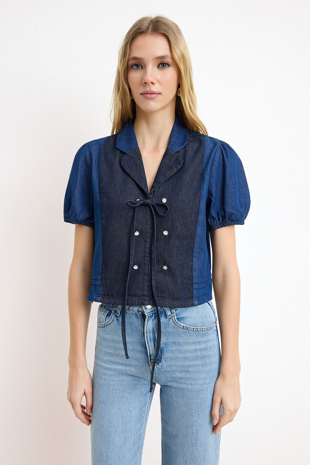 Nasiba Hafiz x Trendyol Collection Balon Kollu Renk Bloklu Denim Bluz TWOSS26BZ00423