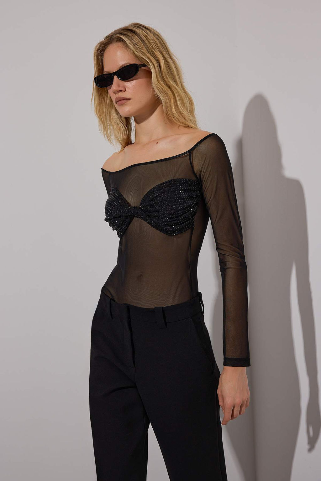 Siyah Duz Carmen Yaka Uzun Orme Tul Body TPRAW26BD00019 - Trendyolmilla фото 2