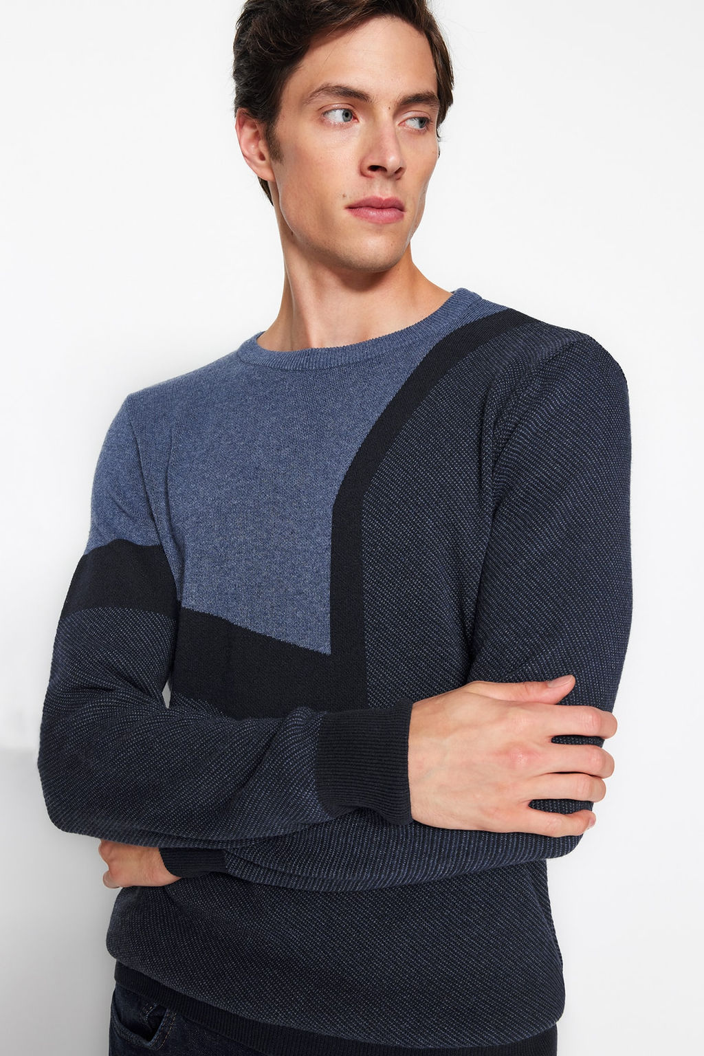Trendyolmilla Man Indigo Slim Fit Pamuklu Bisiklet Yaka Renk Bloklu Triko Kazak TMNAW24KZ00024  фото 3