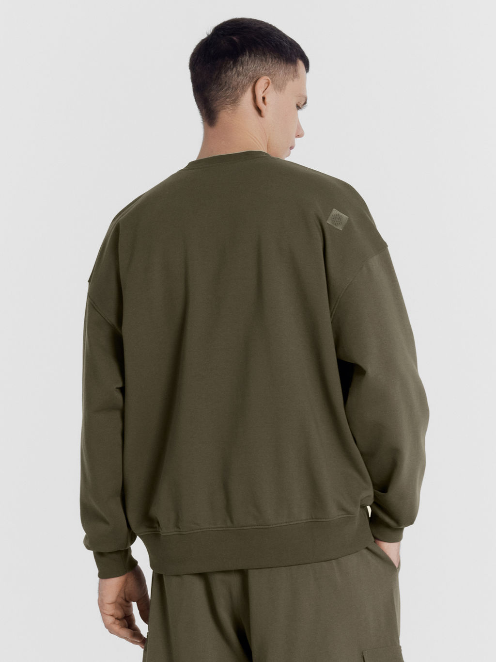 Свитшот мужской в цвете хаки с печатью т.полынь +печать 121868/1 - Mark formelle фото 3