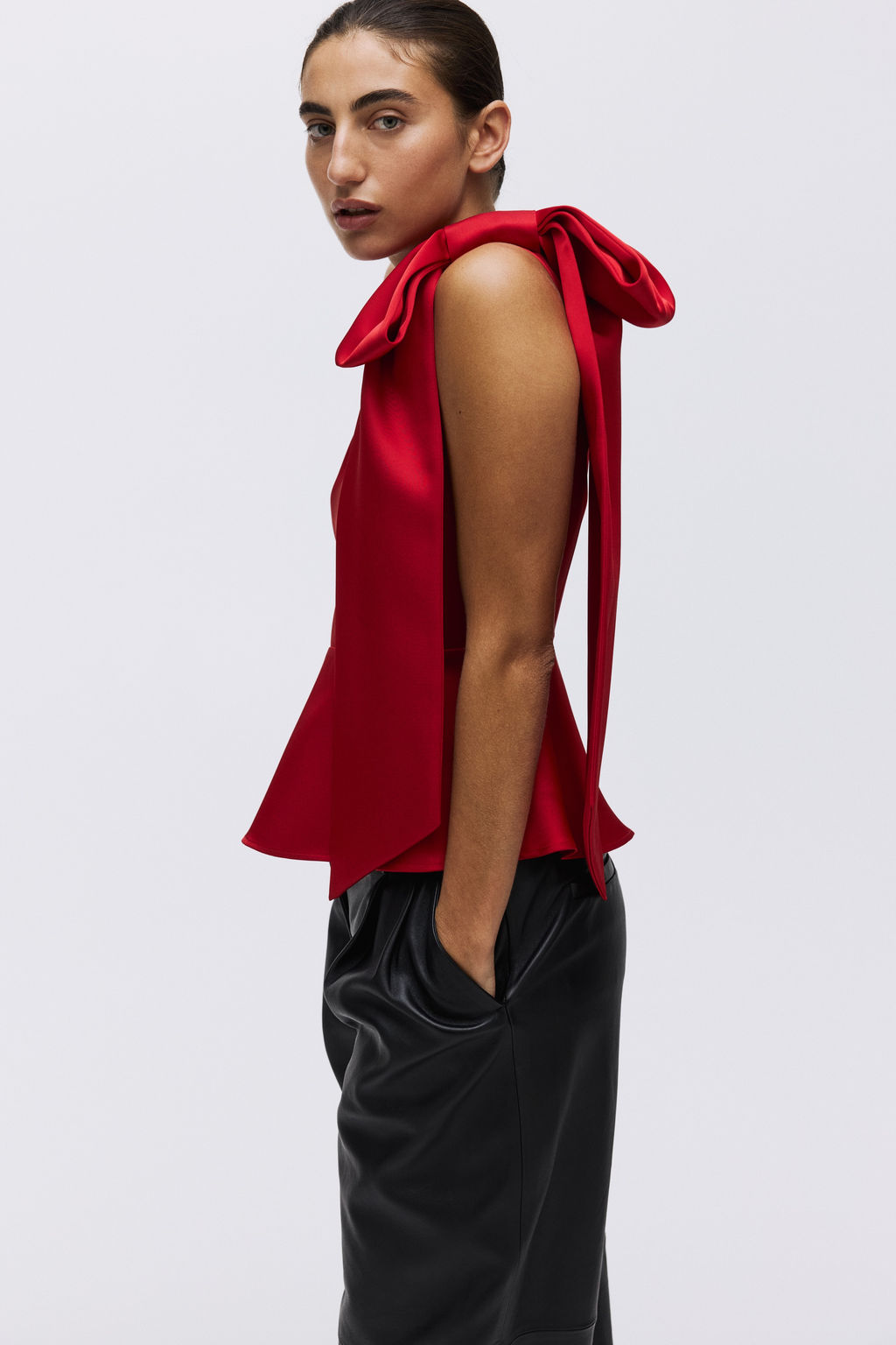 Top de un hombro con lazo decorativo - H&m фото 3
