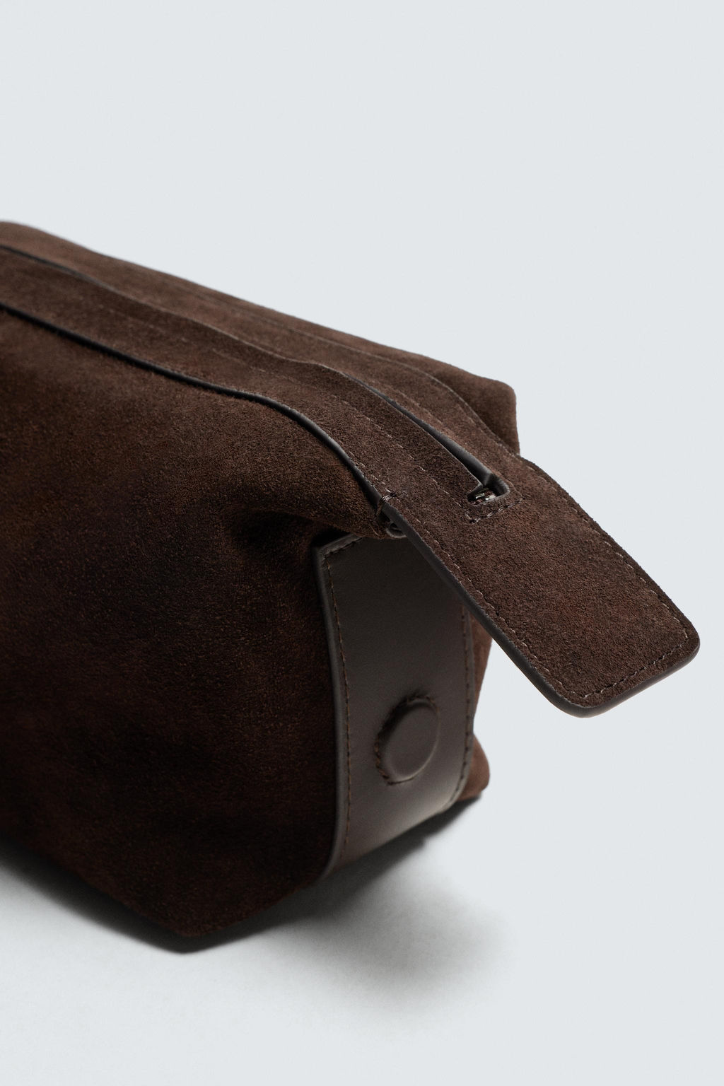 LEATHER TOILETRY BAG - Zara фото 7