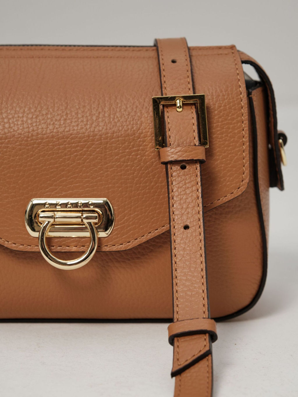 Сумка кожаная через плечо Azaro 3684 коричневый лист