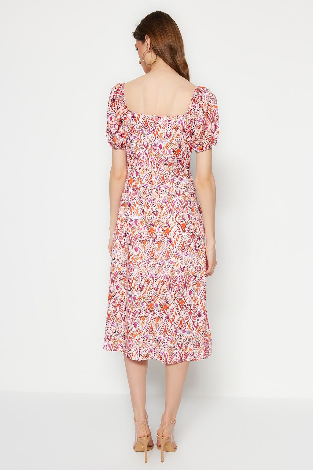 Pembe Desenli A Kesim Kare Yaka Y?rtmacl? Midi Astarl? Sifon Dokuma Elbise TWOSS23EL01846