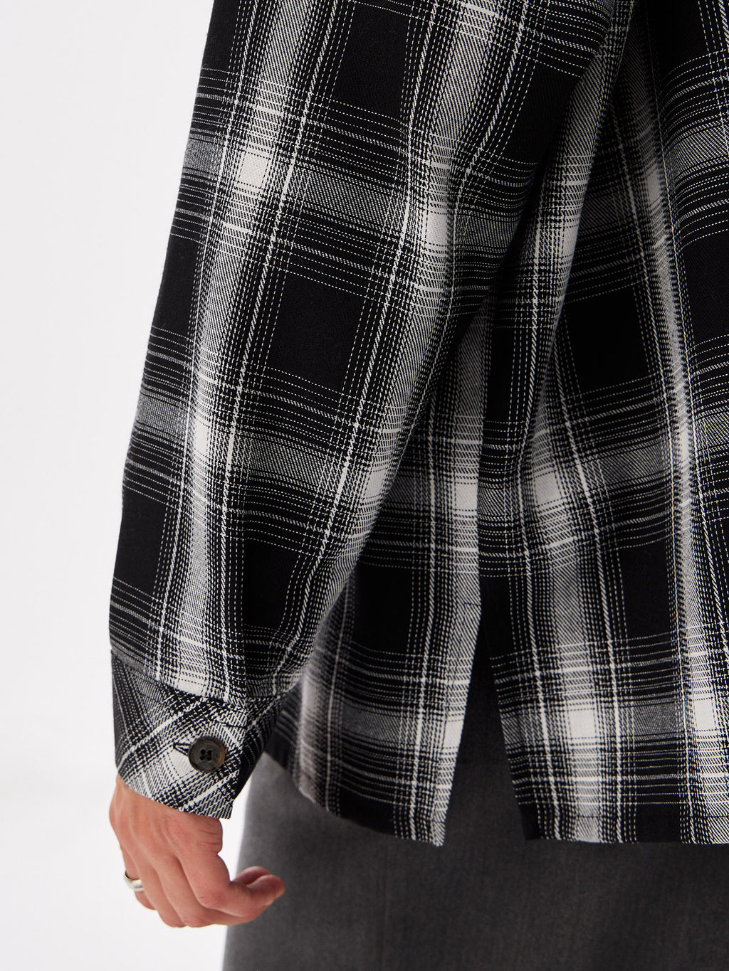 Блузка женская дл. рук. T-lab TL-B-0036F-FR-черно-белый, клетка  фото 3