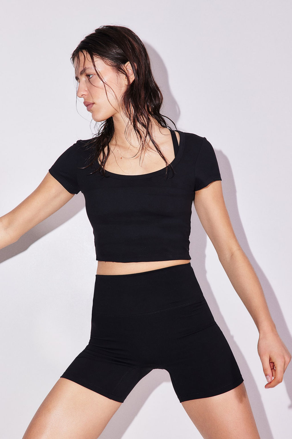 Top de deporte cropped en DryMove - H&m фото 2