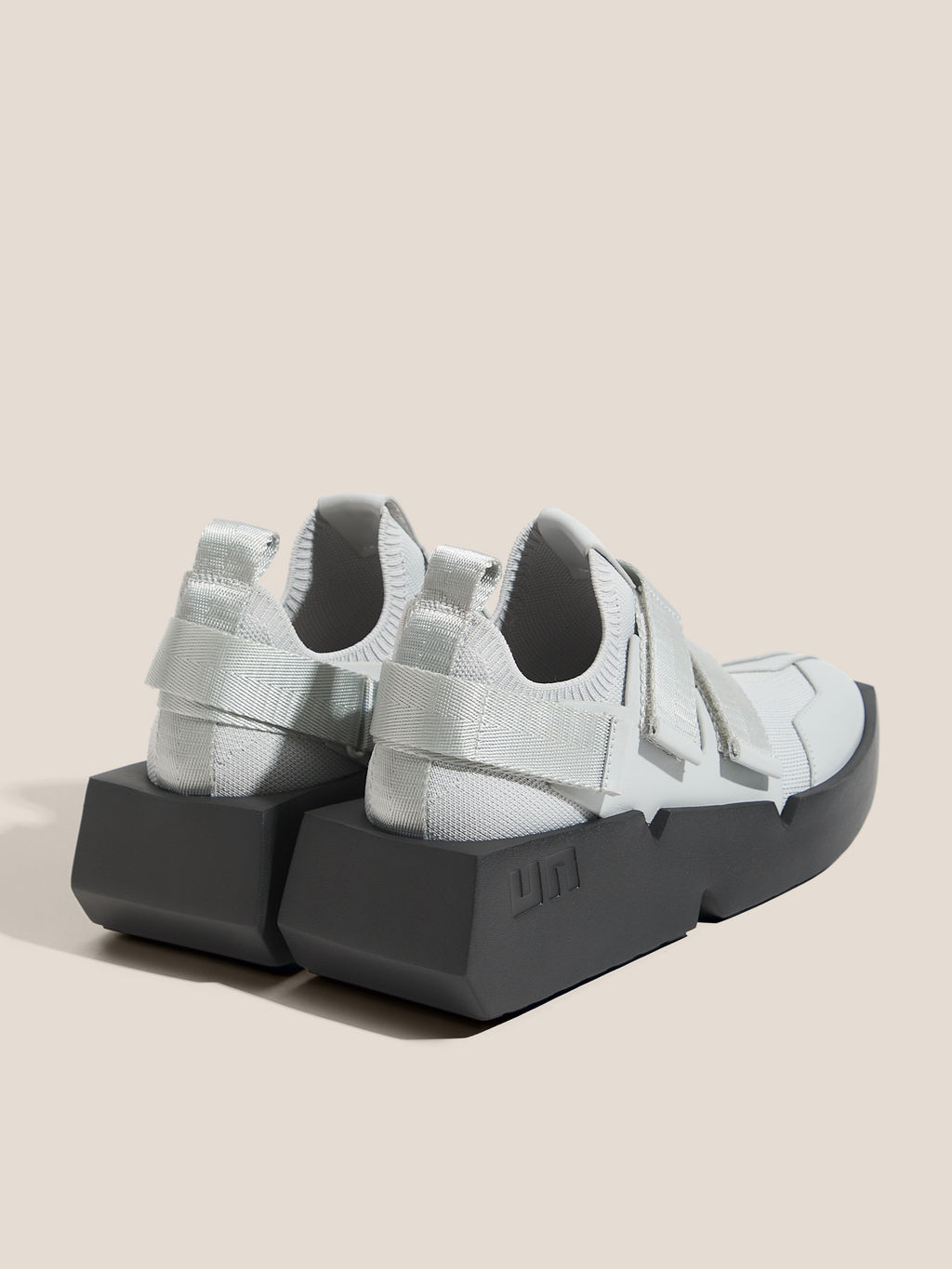 Женские кроссовки UNITED NUDE Mega Run Артикул 4638704, светло-серый