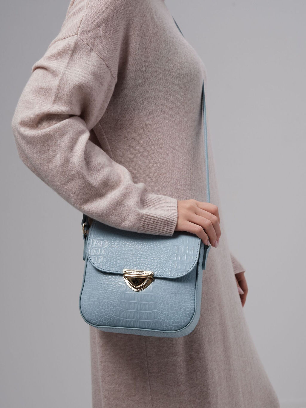 Сумка кожаная через плечо Deboro 3158 голубая вода