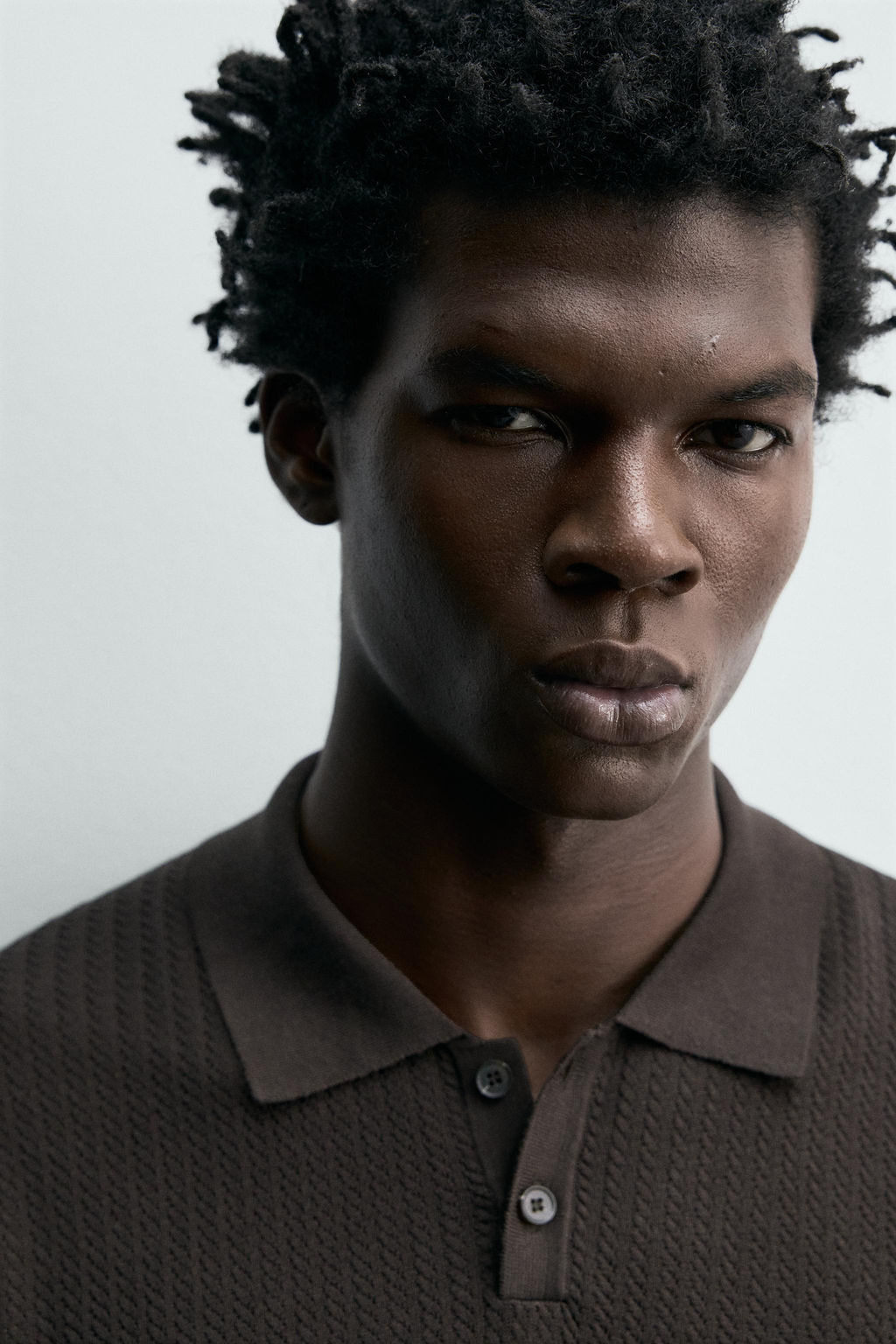 POLO PUNTO REGULAR FIT ESTRUCTURA / Marr?n - Zara фото 5