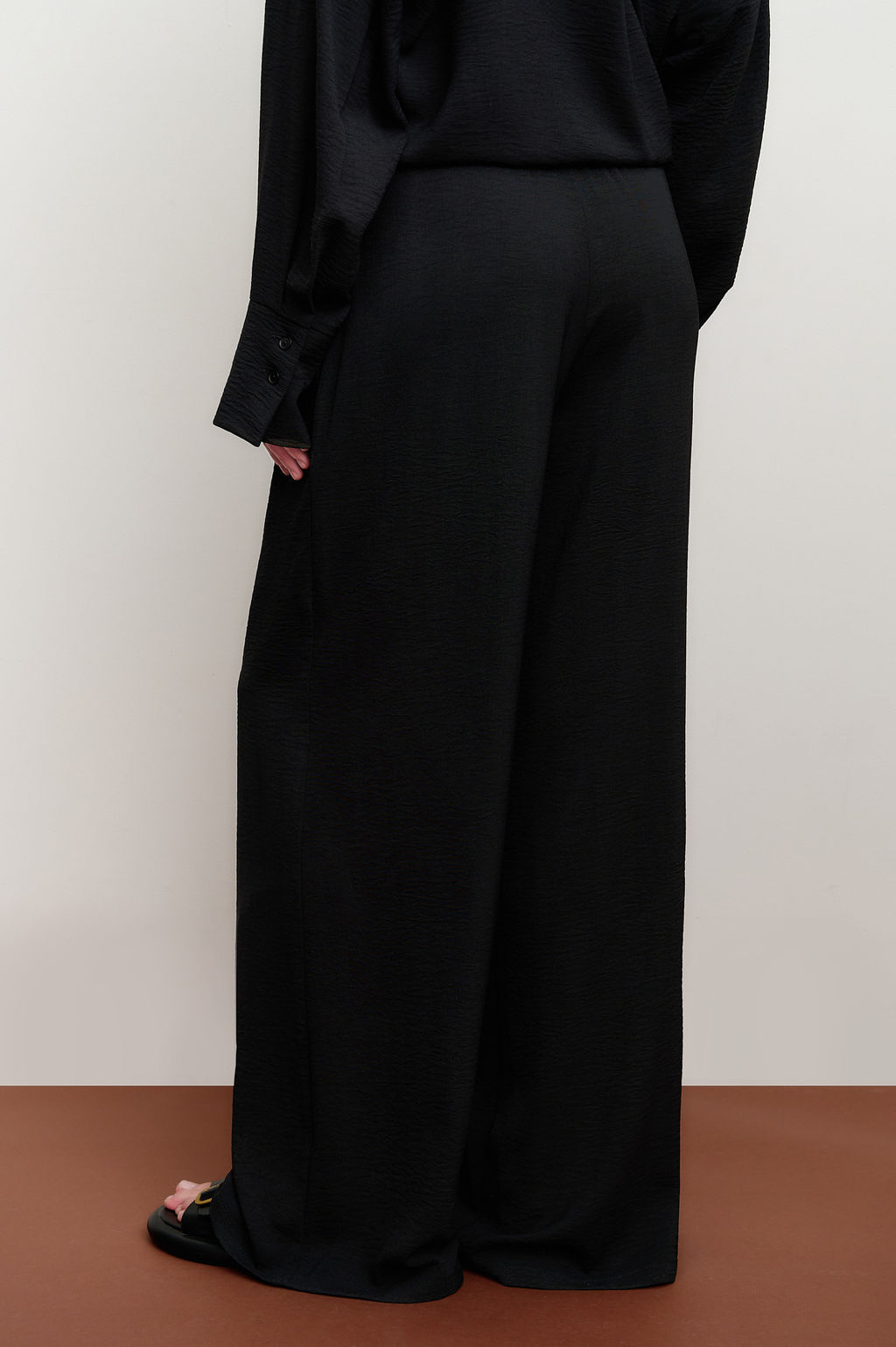 Брюки из жатого хлопка