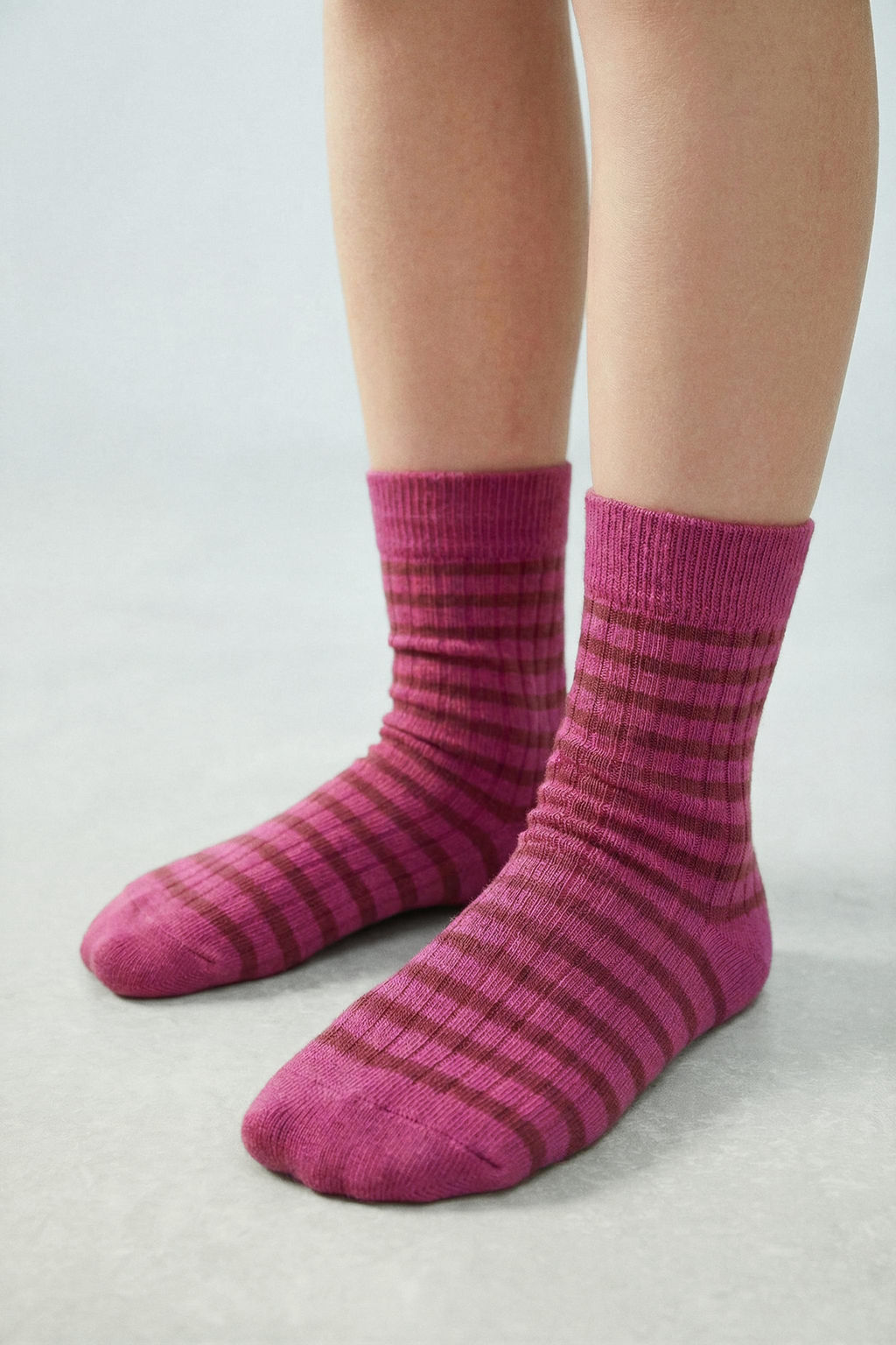 PACK DOS CALCETINES ALTOS RAYAS / Rosa - Zara фото 6