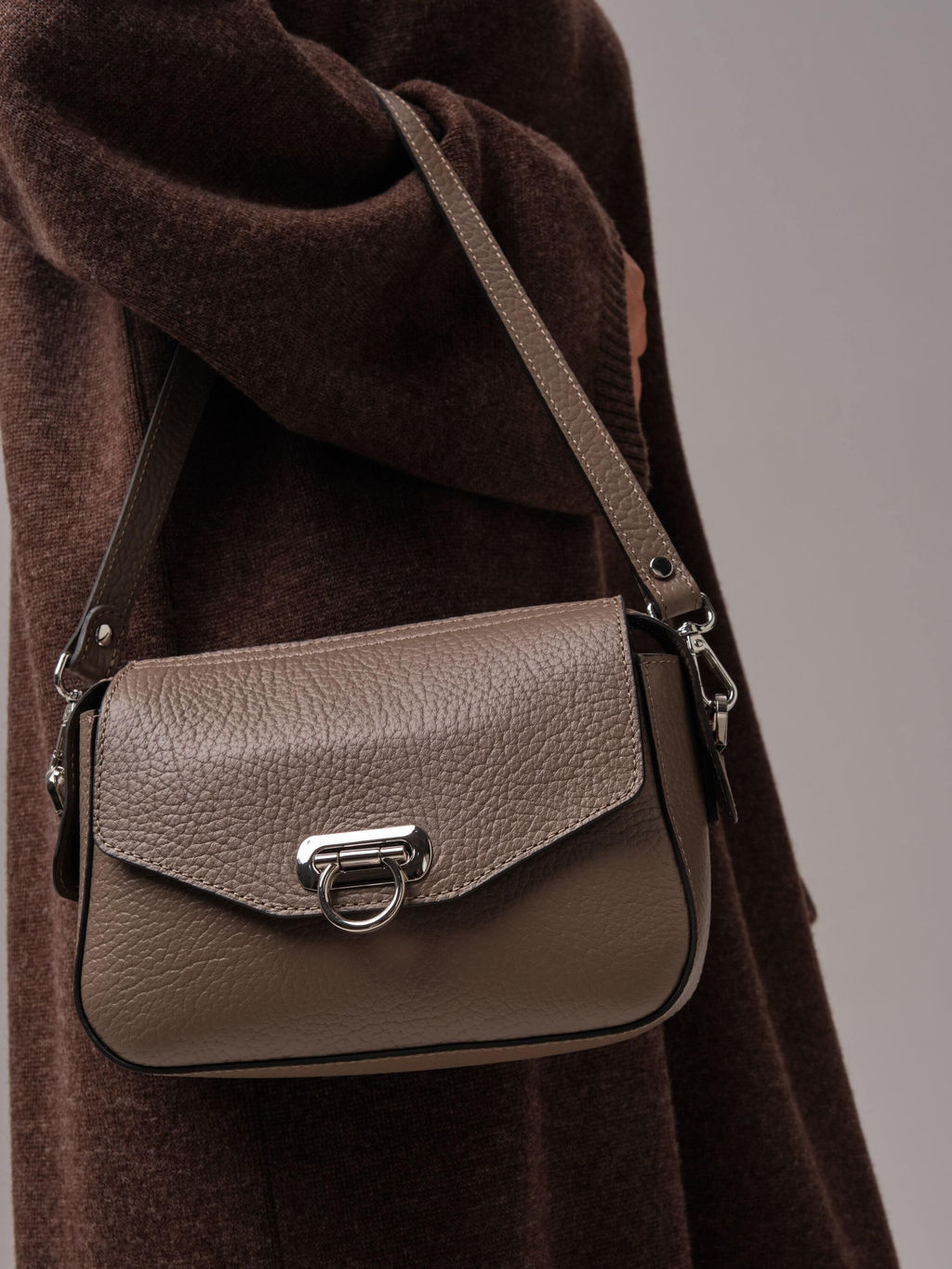 Женская сумка кросс-боди Azaro 3684 тауп соло