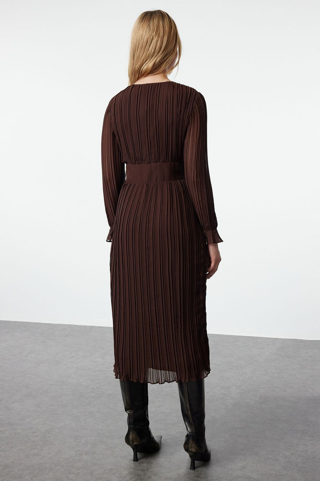 Kahverengi Kusakl? Duz Maxi Dokuma Elbise TWOAW24EL00478