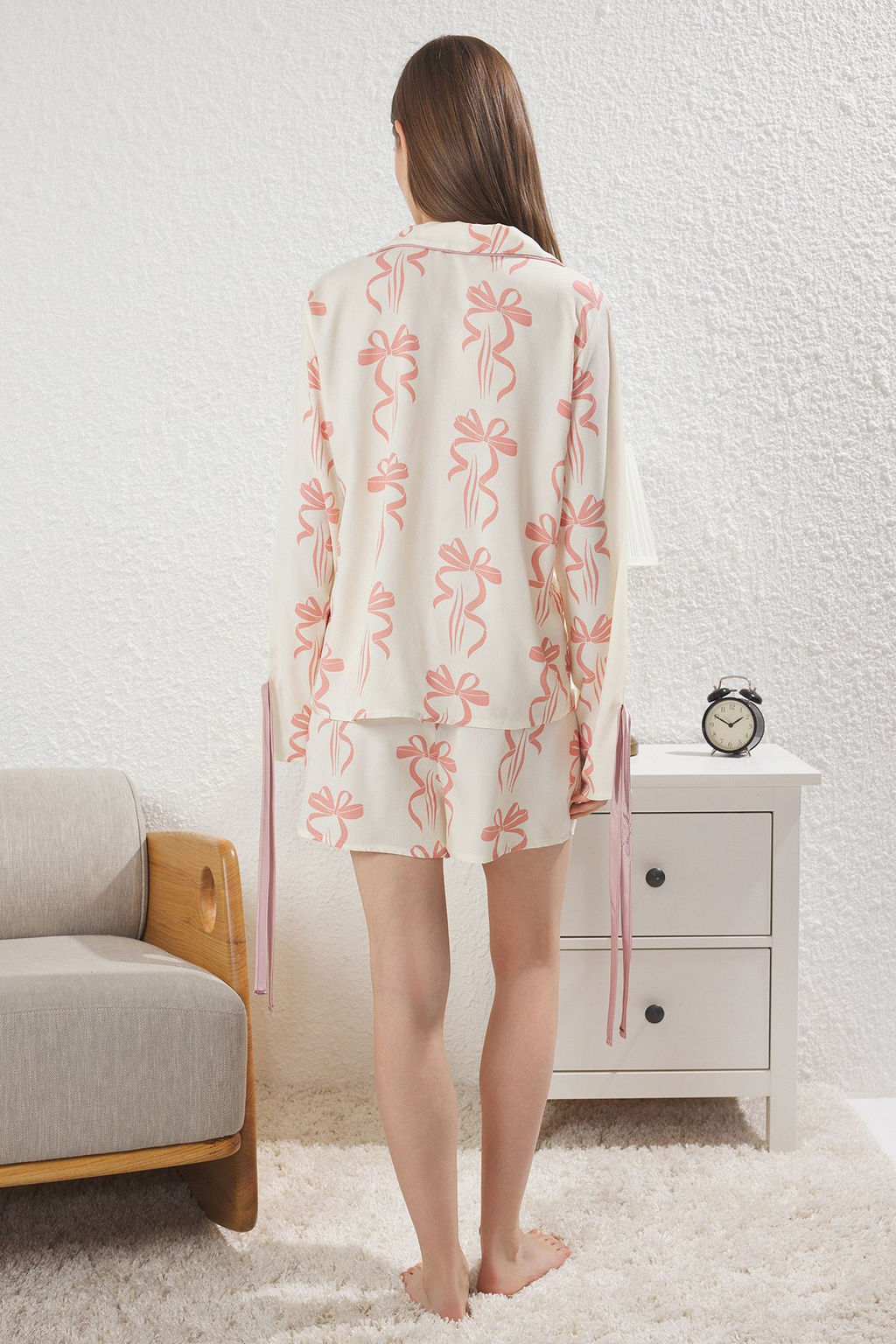 Trendyolmilla Ekru Baglamal?/Kurdele/Fiyonklu ve Biyeli Viskon Sortlu Dokuma Pijama Tak?m? THMSS24PT00047  фото 22