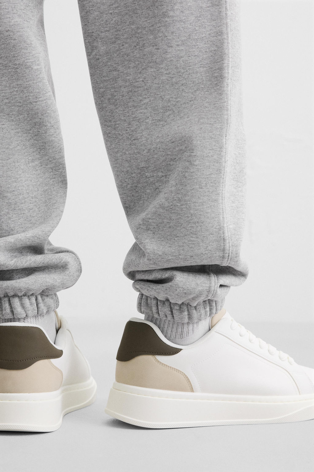 HEEL DETAIL TRAINERS