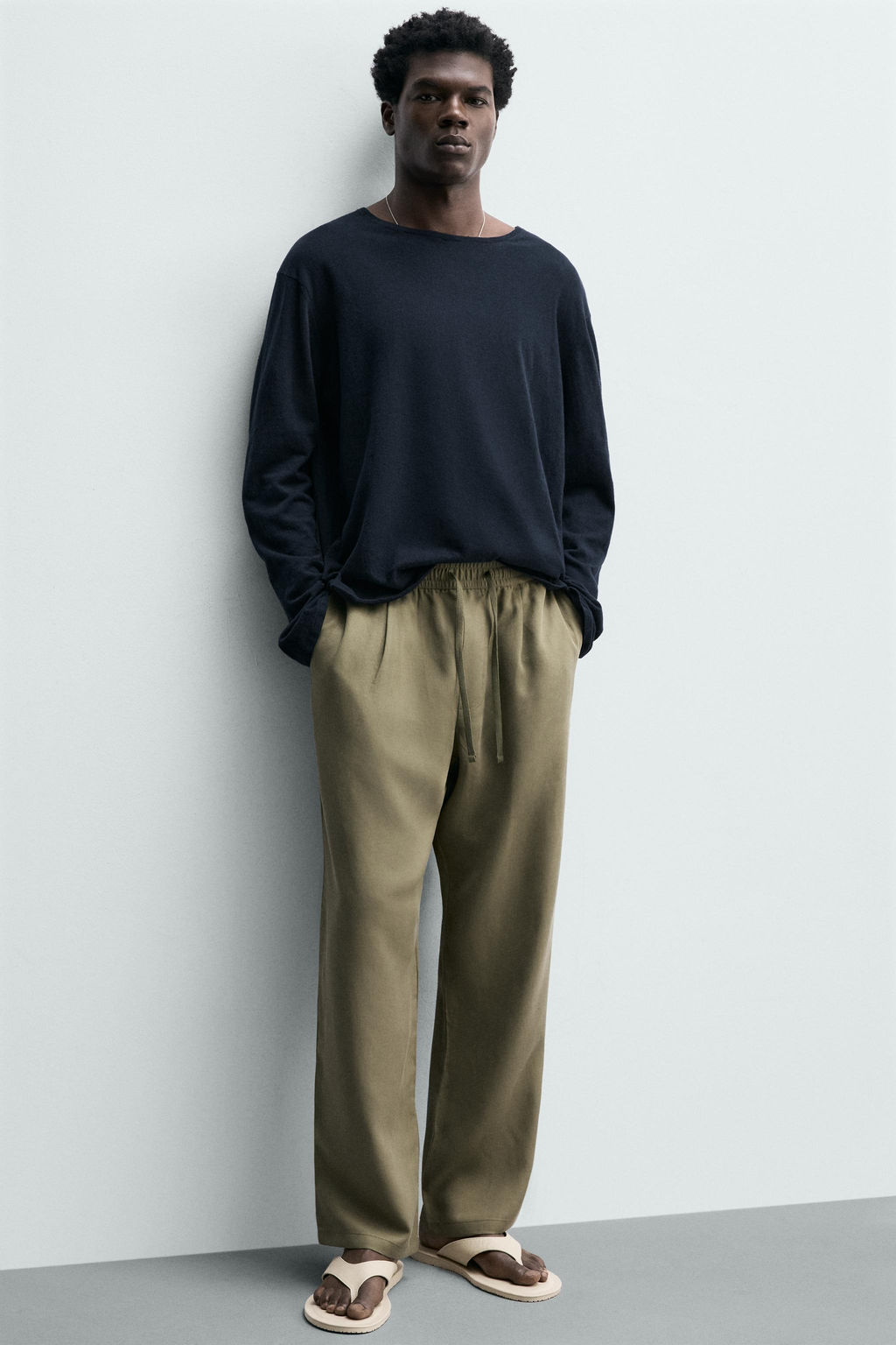 PANTAL?N FLUIDO RELAXED FIT / Oliva