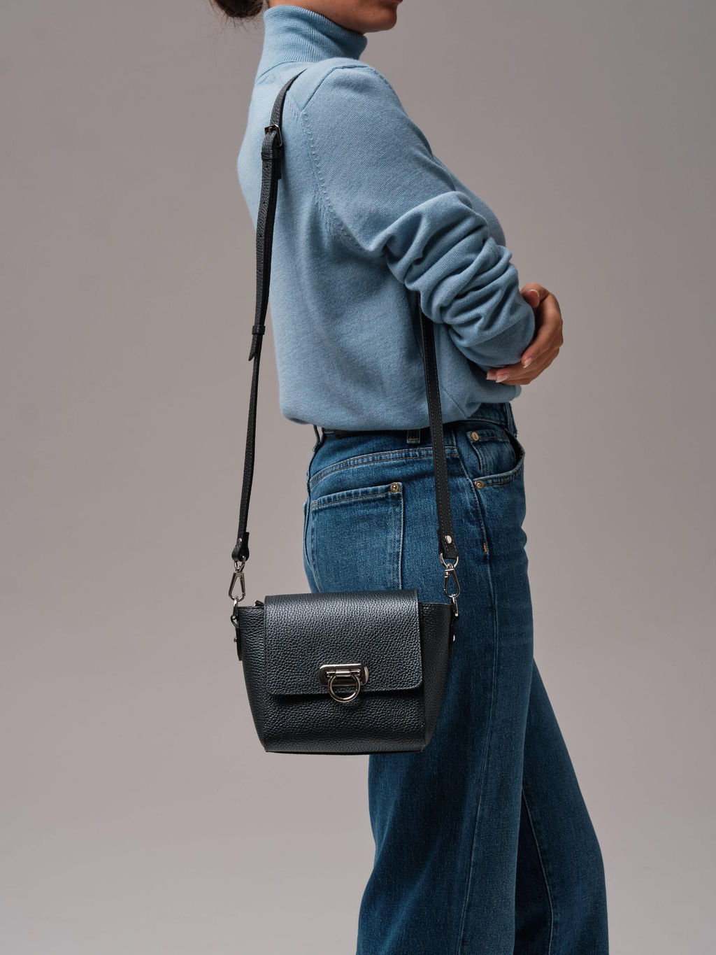 Сумка кожаная через плечо Azaro 3520 черный металлик