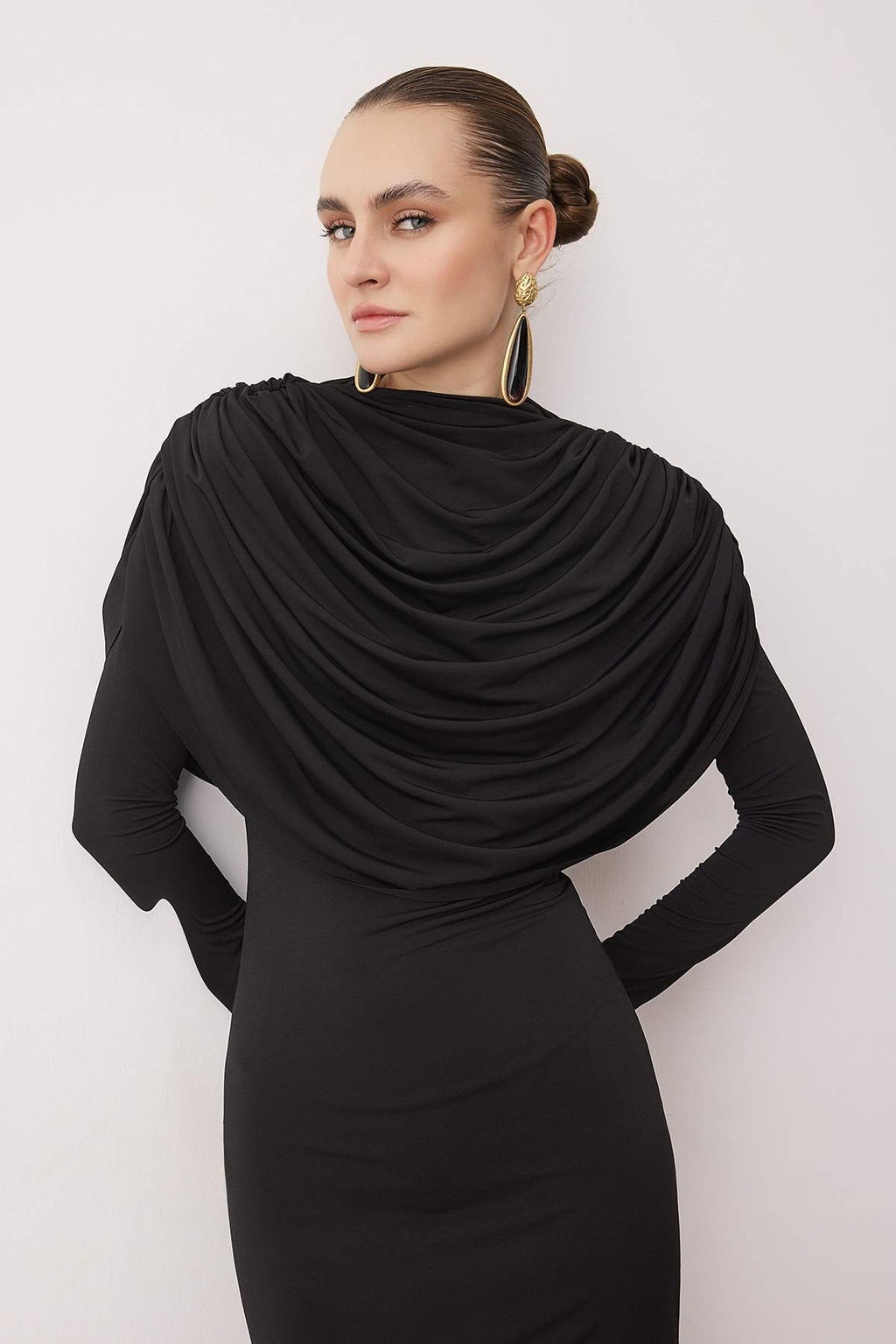 Siyah Yaka Detayl? Orme S?k/Gece Elbisesi - Trendyolmilla фото 2