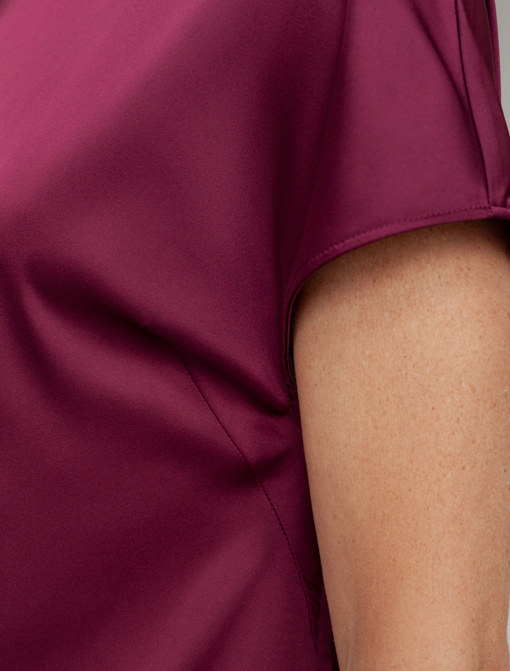 Блузка Vilatte D29.276 сатин винный  фото 7