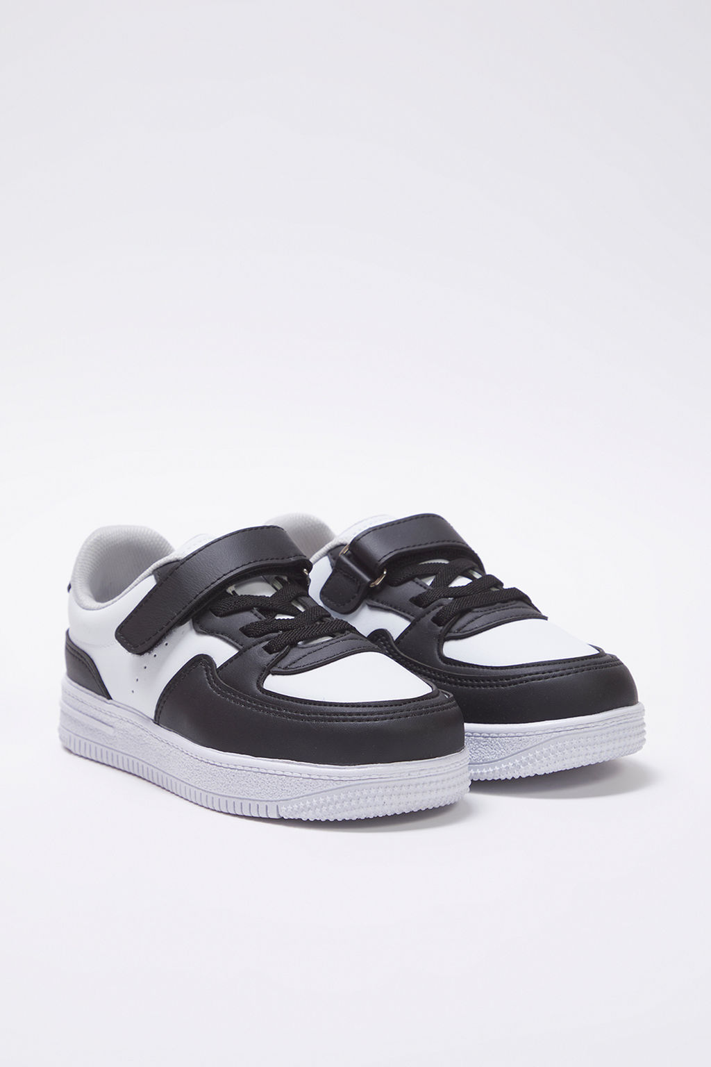 Trendyol Shoes Beyaz Renk Bloklu C?rt Bantl? Ve Bagc?kl? Erkek Cocuk Kids Spor Ayakkab? TAKSS25SN00042 - Trendyolmilla фото 2