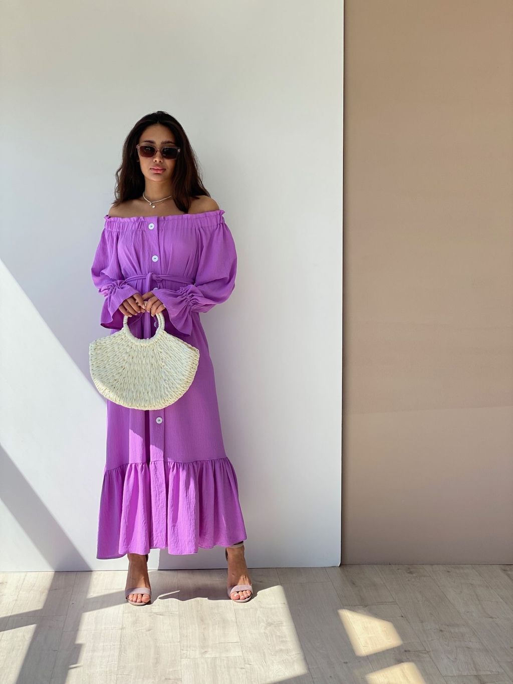 Длинное платье с открытыми плечами сиреневое - Martichelli фото 2