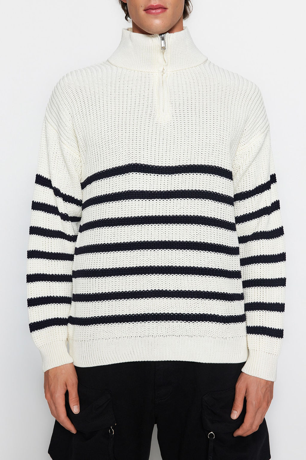 Trendyolmilla Man Lacivert Casual Unisex Regular Fit Fermuarl? Bal?kc? Yaka Tuylenmeyen Triko Kazak TMNAW24KZ00001  фото 4