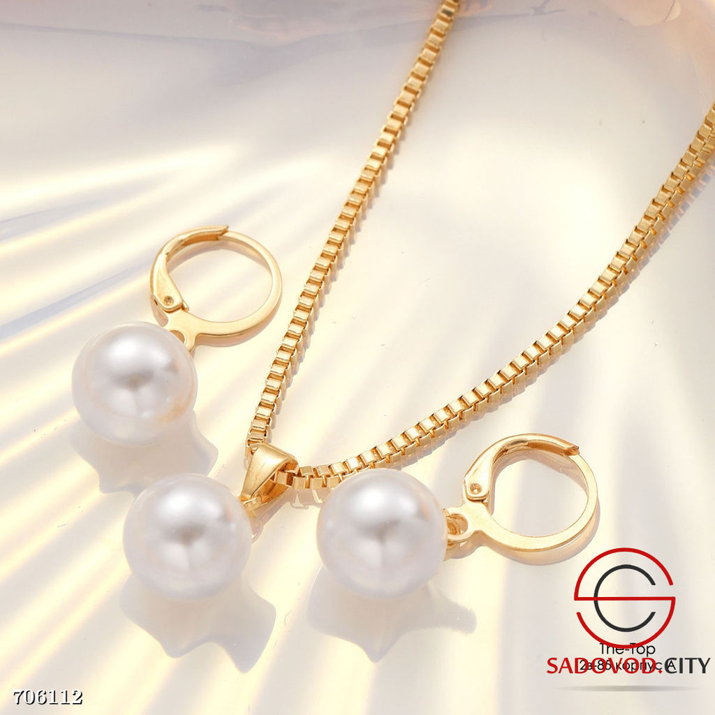 Комплект колье и серьги с жемчужиной