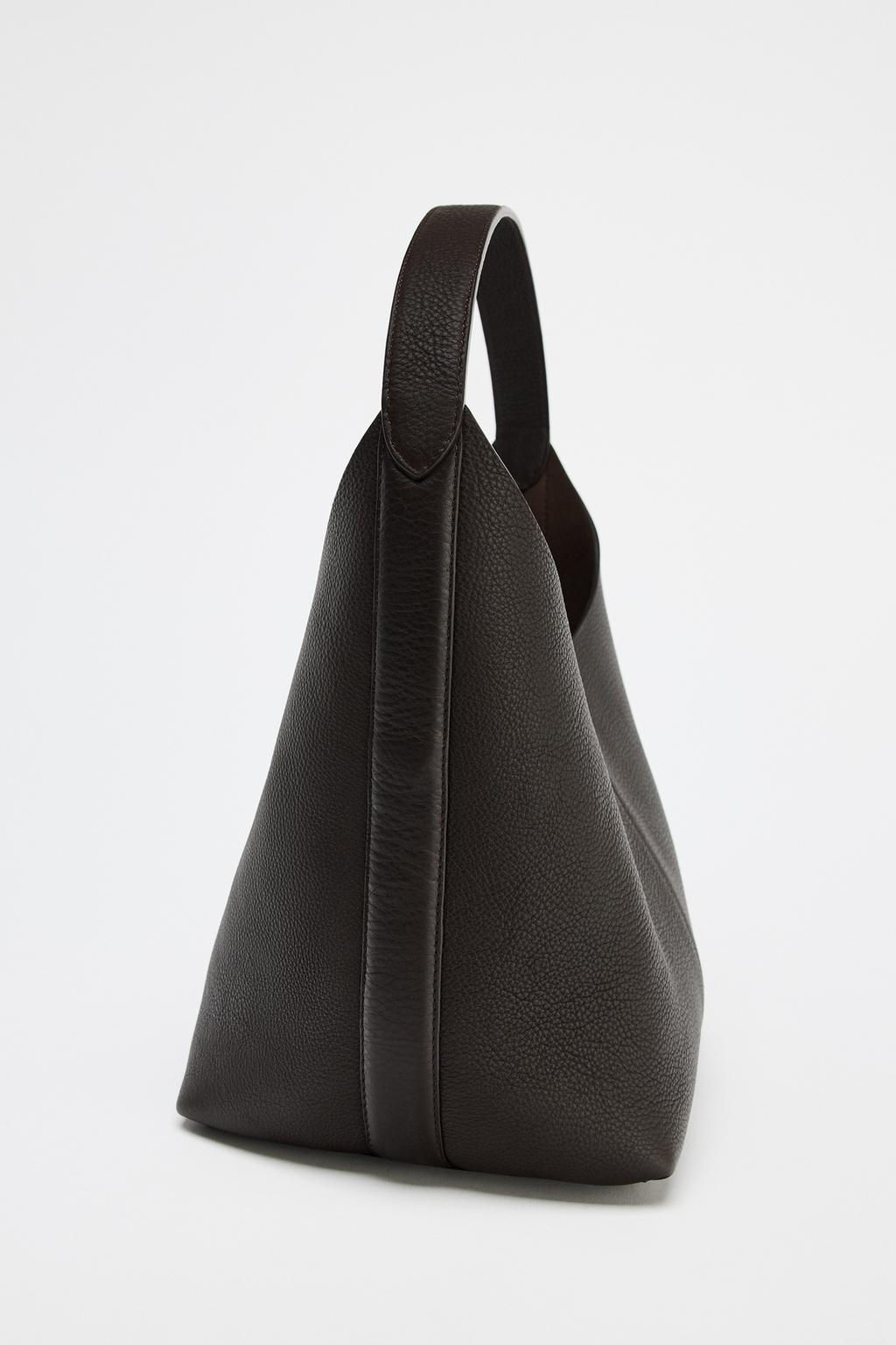 GRAINED EFFECT LEATHER BUCKET BAG - Zara фото 5