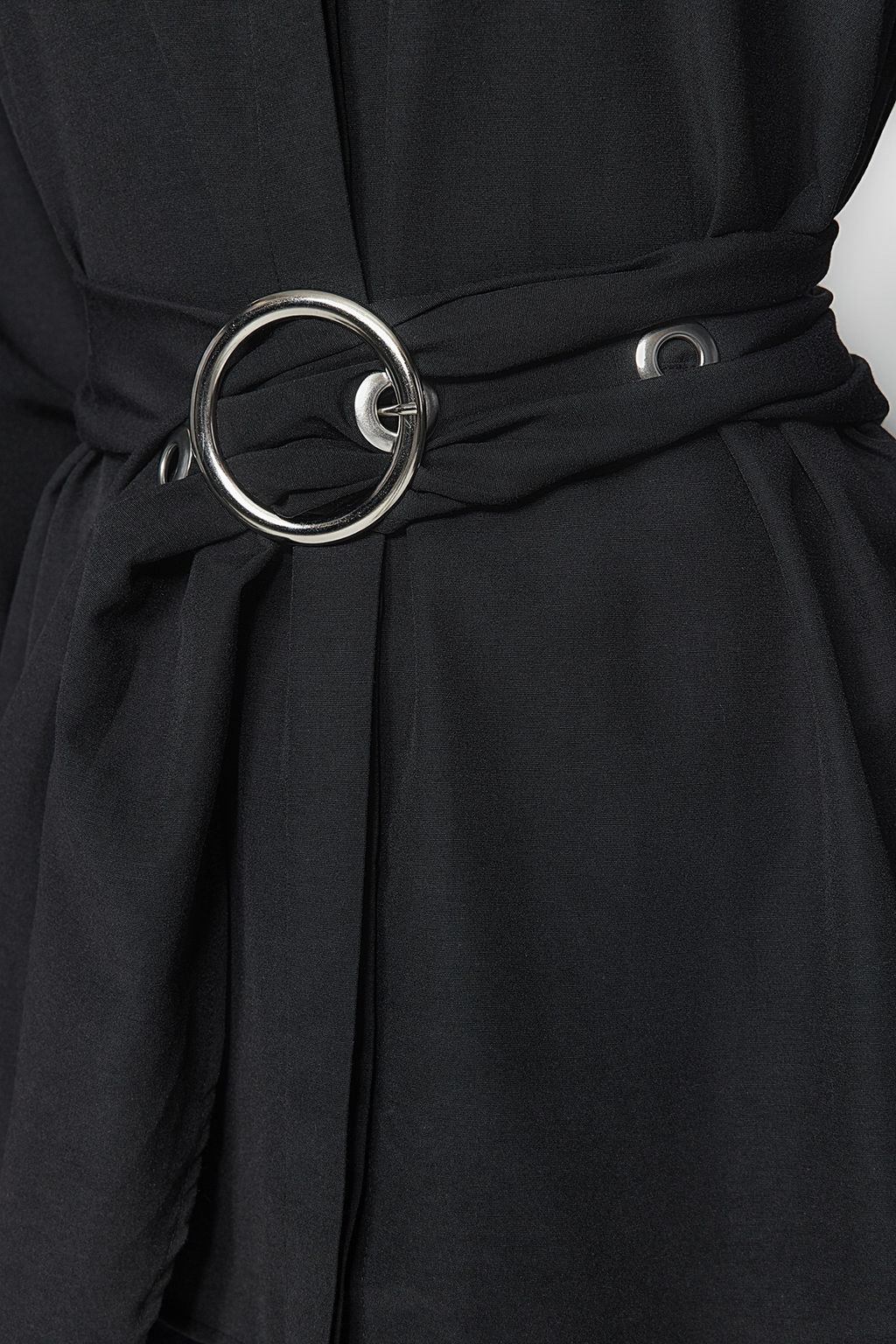 Siyah Kemerli Toka Detayl? Pamuklu Dokuma Gomlek TWOAW20GO0099