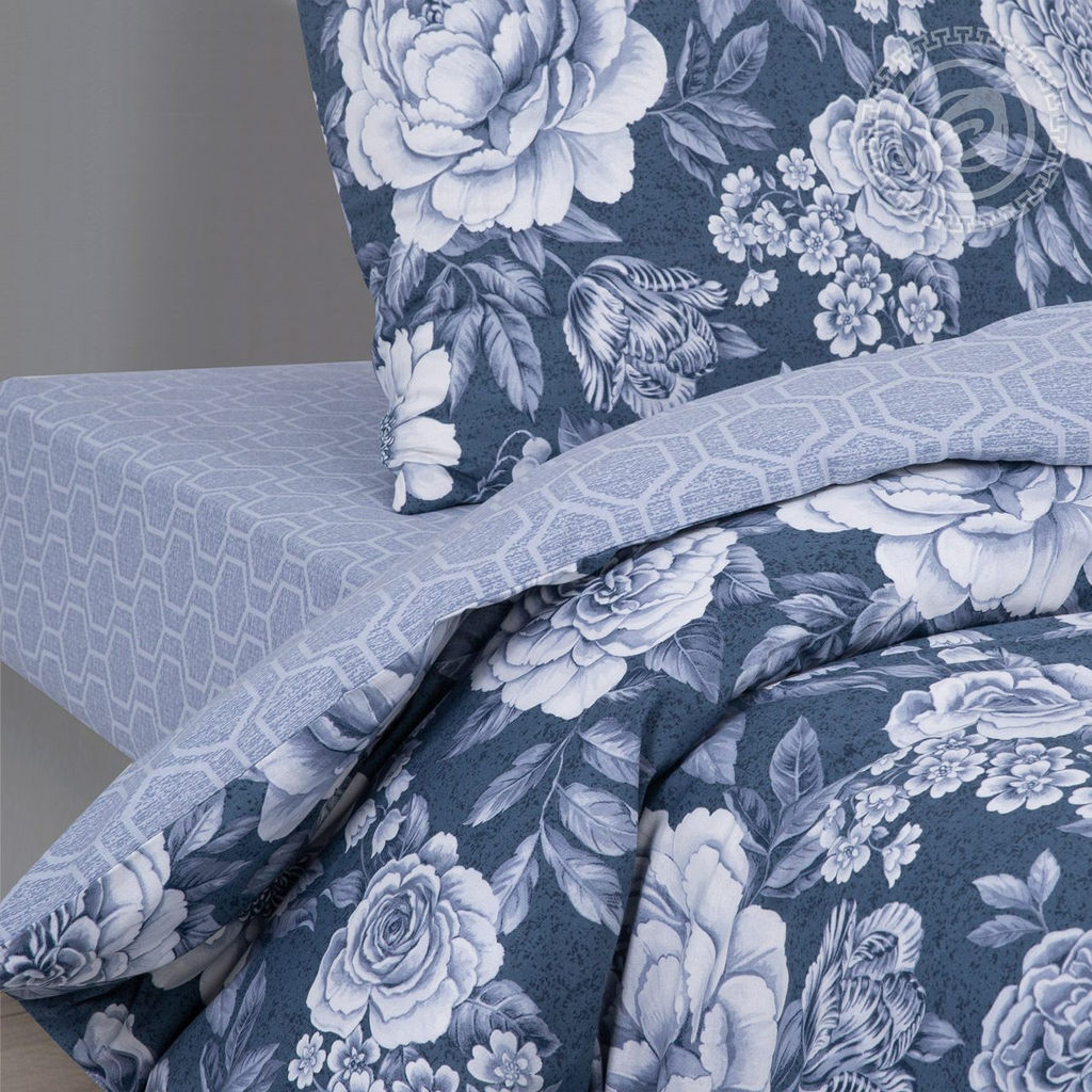 Постельное белье Дарьяна (поплин DE LUXE) Семейный/Пододеяльник: 2 шт. - 215*145; Простыня: 1 шт. - 215*240; Наволочка: 2 шт. - 70*70; DE LUXE