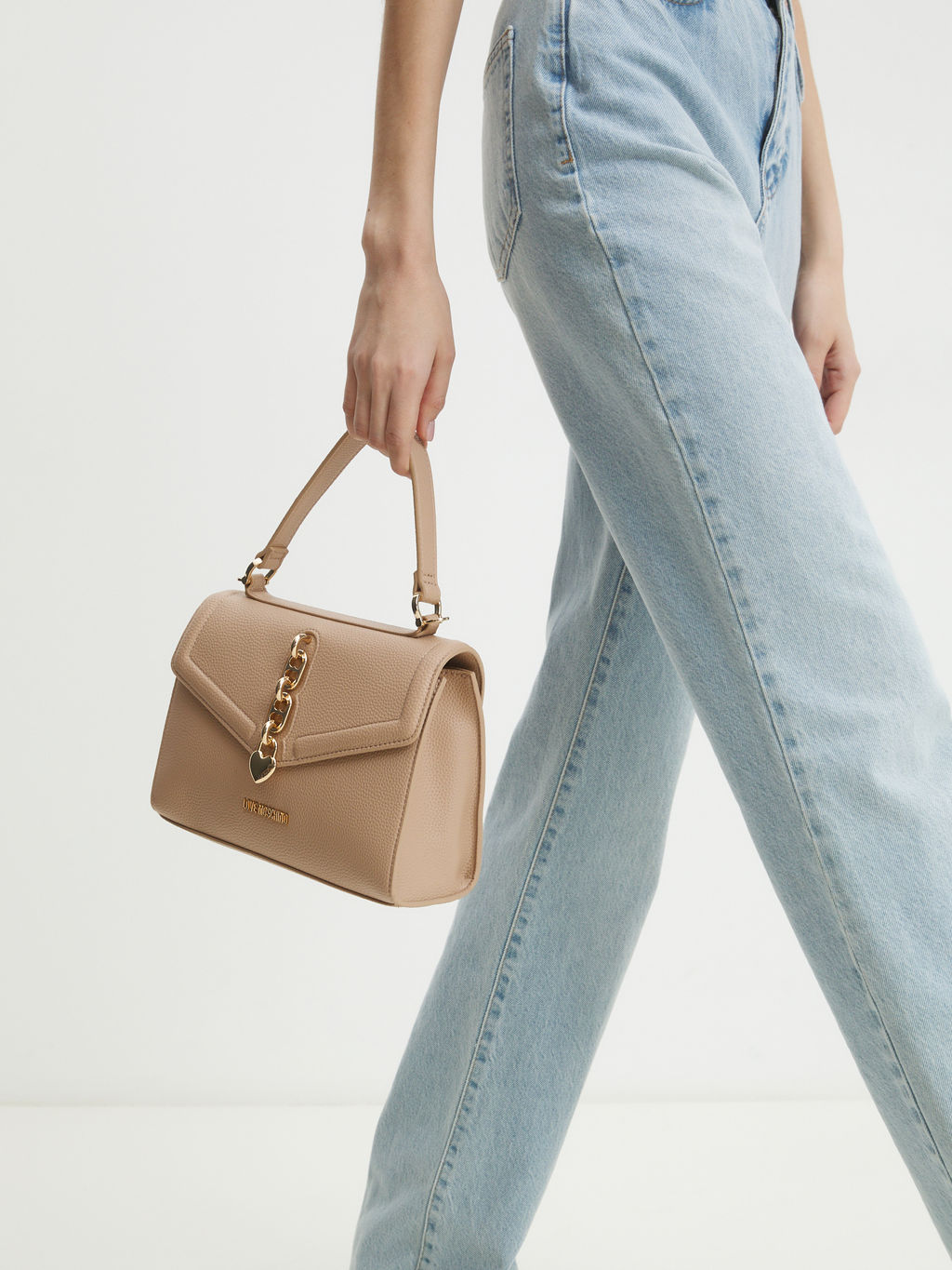 Женская сумка с ручками LOVE MOSCHINO CHAIN DETAIL CROCO Артикул 4192249, серовато-бежевый  фото 3