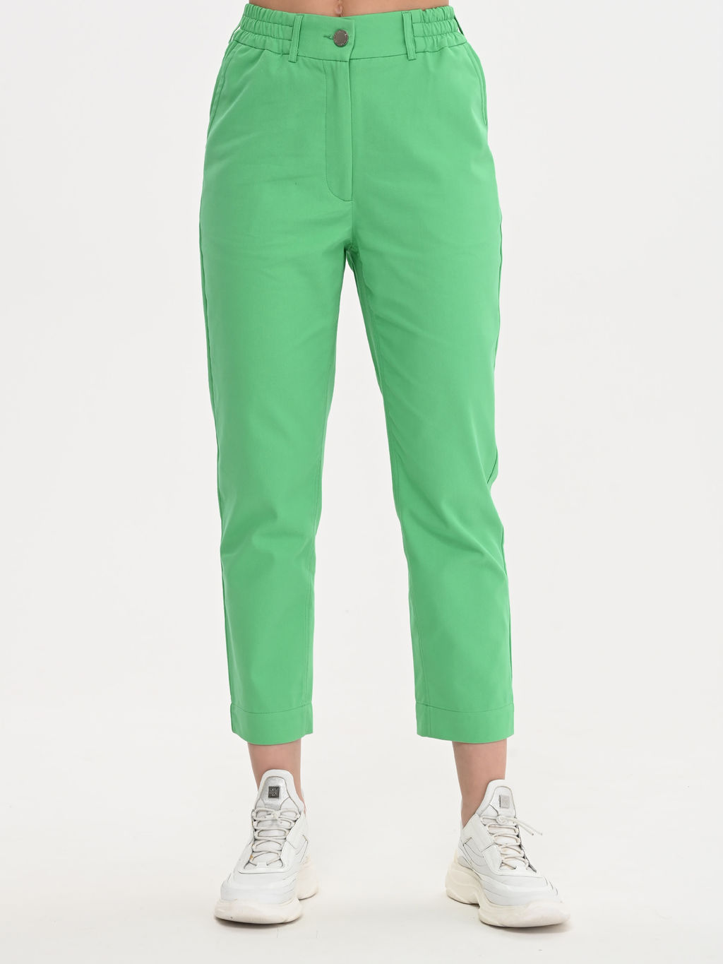 Легкие и комфортные летние брючки из хлопка с добавлением лайкры.