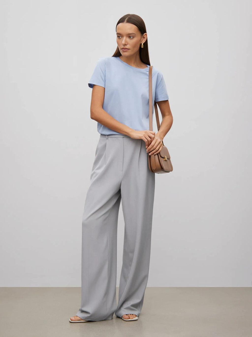 EMKA // Базовая футболка из мягкого хлопка  фото 2