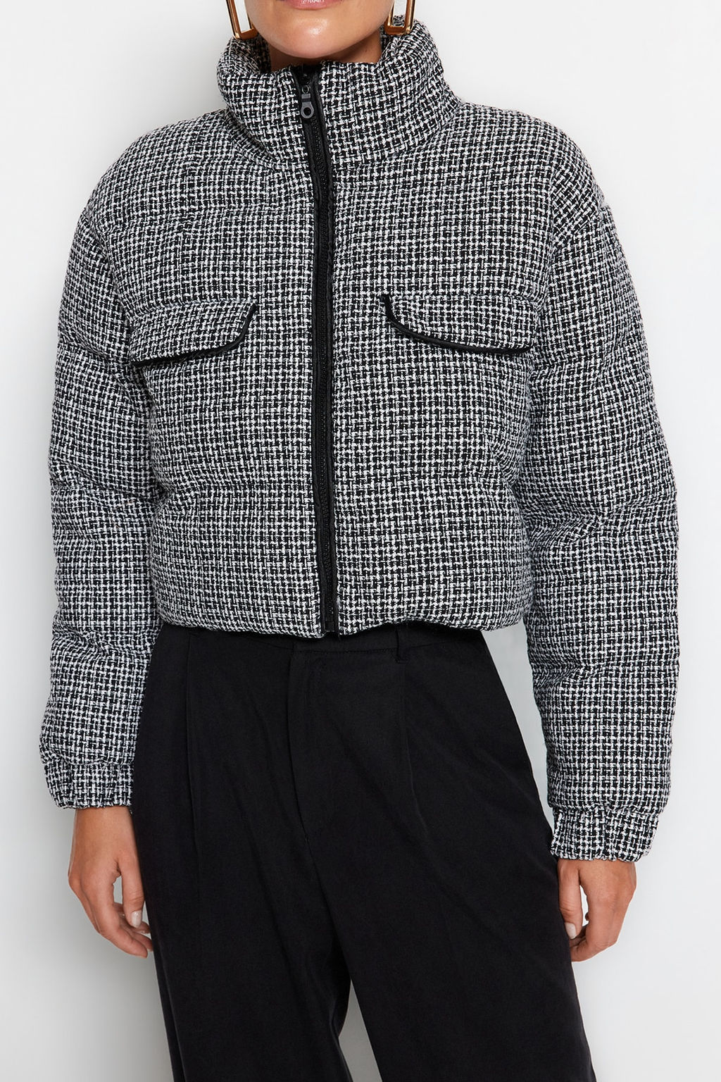 TRENDYOLMILLA Siyah Tuvit Crop Sisme Mont TWOAW24MO00028  фото 4