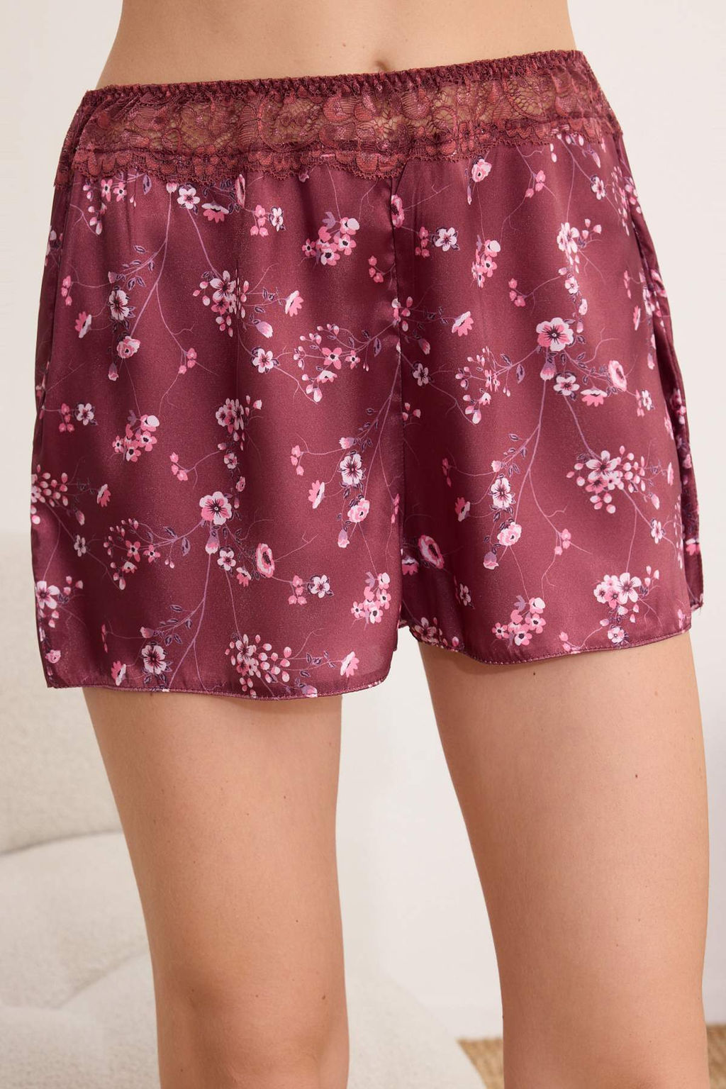 Trendyolmilla Siyah Cicekli Dantelli Ip Ask?l? Saten Sortlu Dokuma Pijama Tak?m? THMSS23PT00105 фото 11