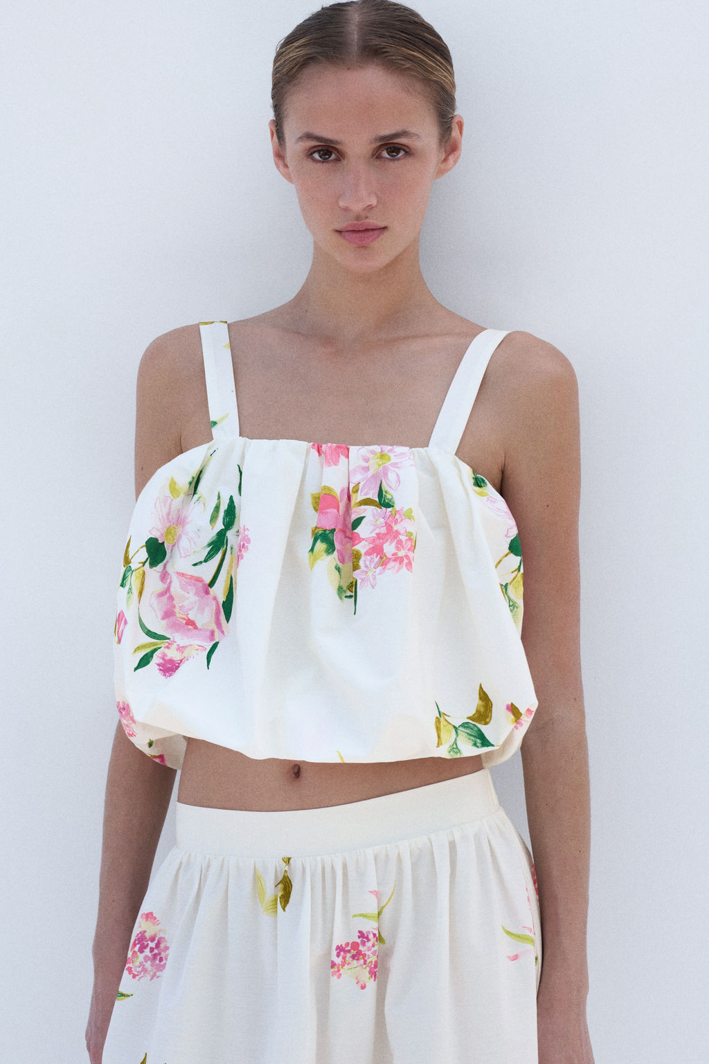 Top cropped con bajo globo - H&m фото 5