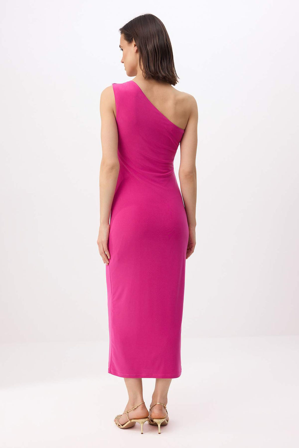 Fusya Bodycon Asimetrik Yaka Kolsuz Aksesuar Detayl? Midi Esnek Orme Elbise TWOSS26EL00199