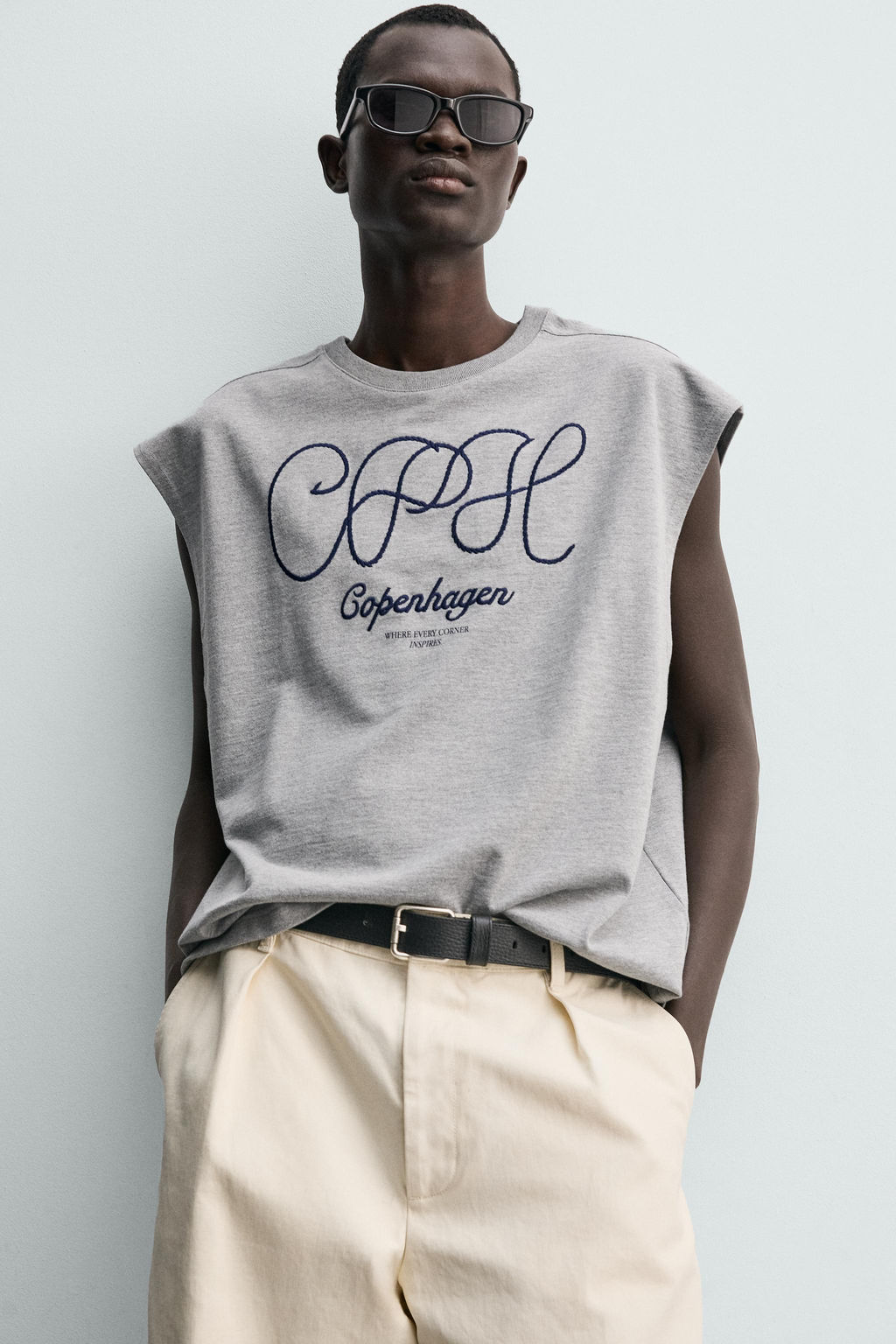 CAMISETA TANK RELAXED FIT BORDADO / Gris vigor?